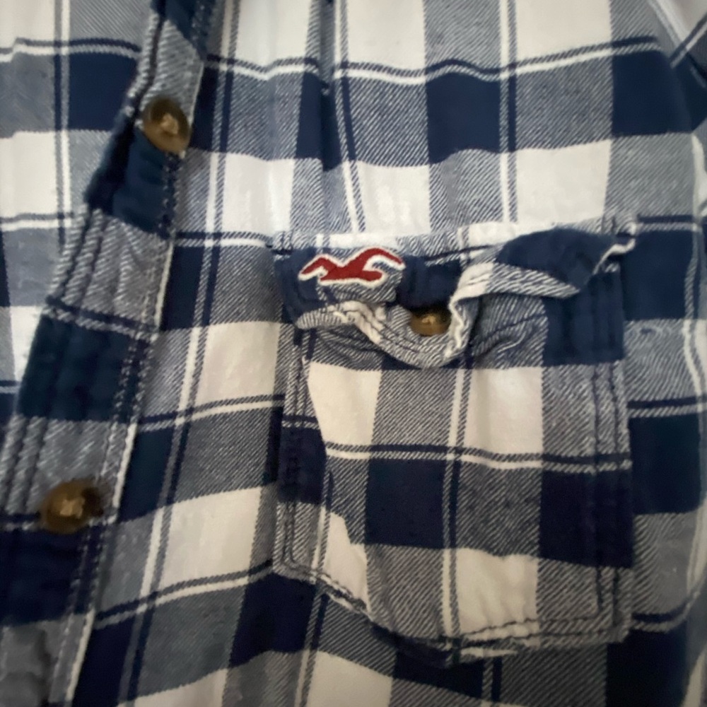 ** HOLLISTER BLUE PLAID BUTTON DOWN ** - Picture 2 of 4